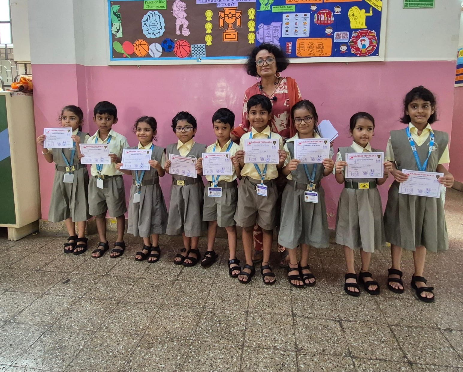 Std 1 to 4 - Certificates awarded for Hindi and English elocution. 