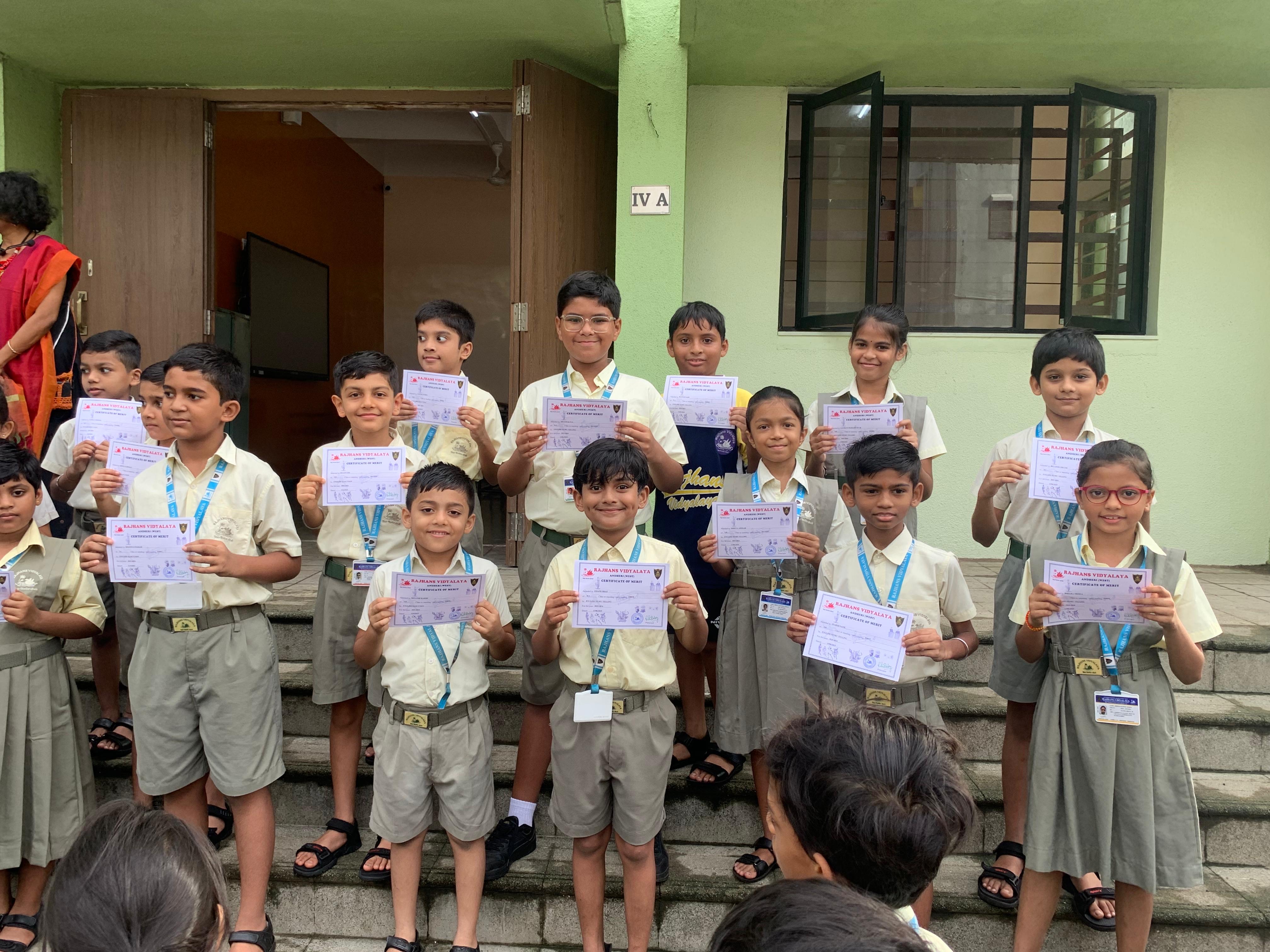 Std 1 to 4 - Certificates awarded for Hindi and English elocution. 