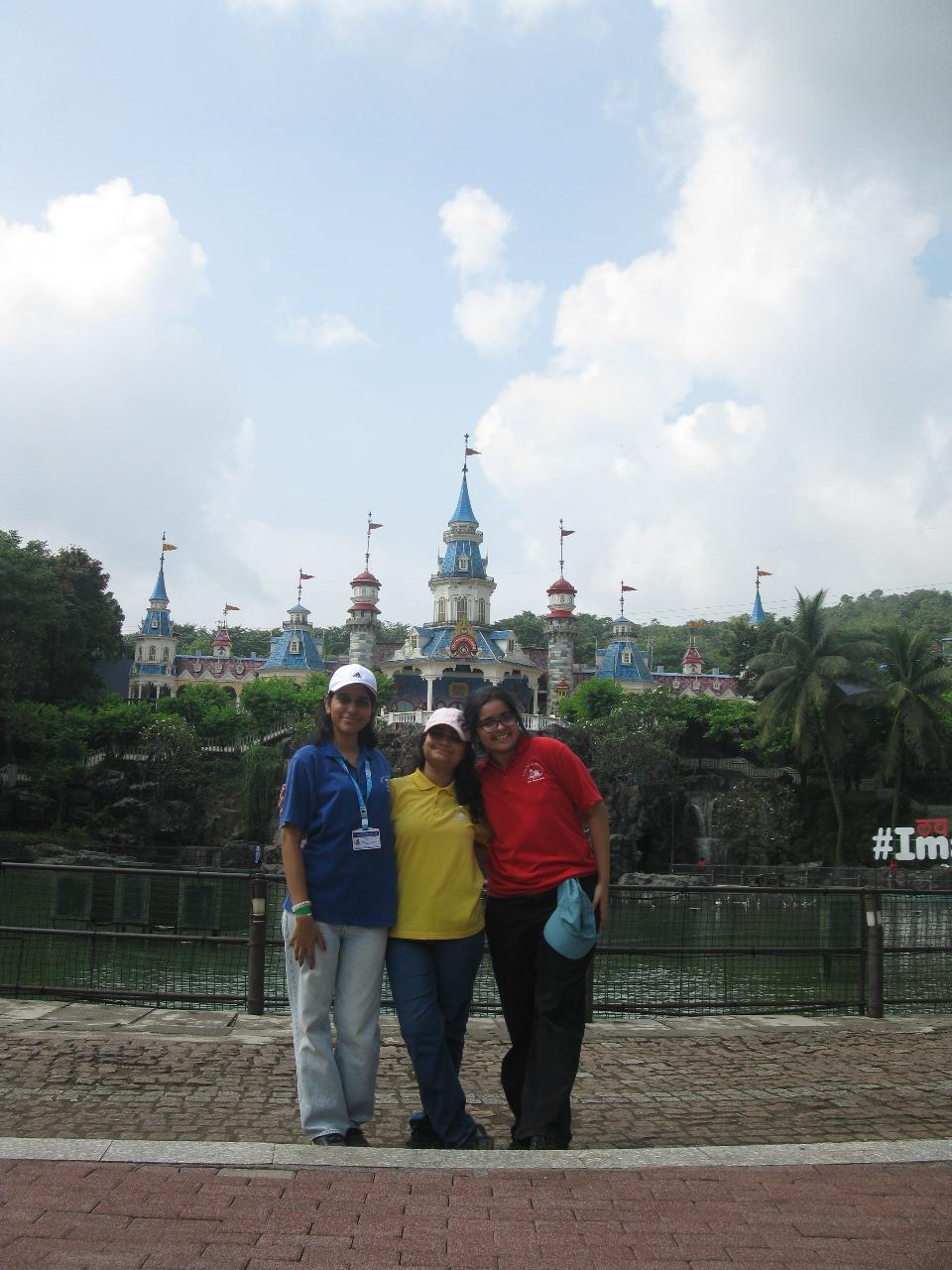 STD. XI SCHOOL  TRIP TO IMAGICA – A DAY TO REMEMBER – 4 NOVEMBER 2025