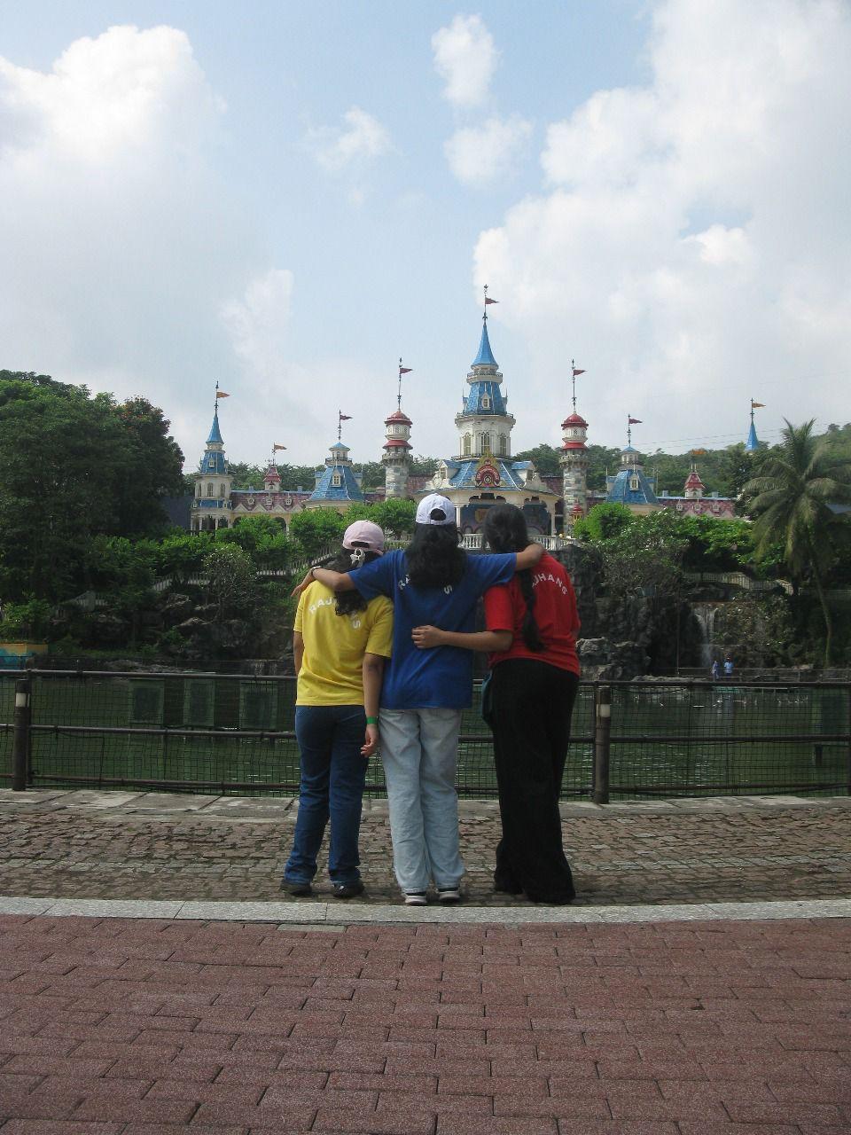 STD. XI SCHOOL  TRIP TO IMAGICA – A DAY TO REMEMBER – 4 NOVEMBER 2025