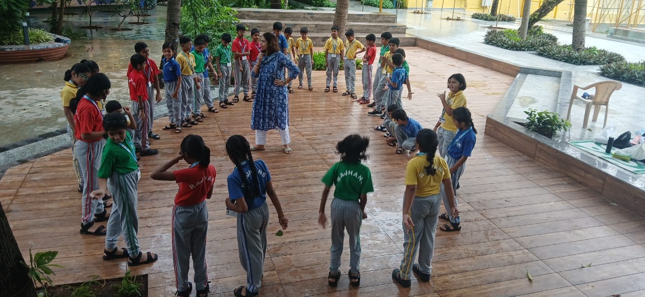 English activity on Grammar topics of Numbers ( singular - plural )nouns of STD 4 A ,B 