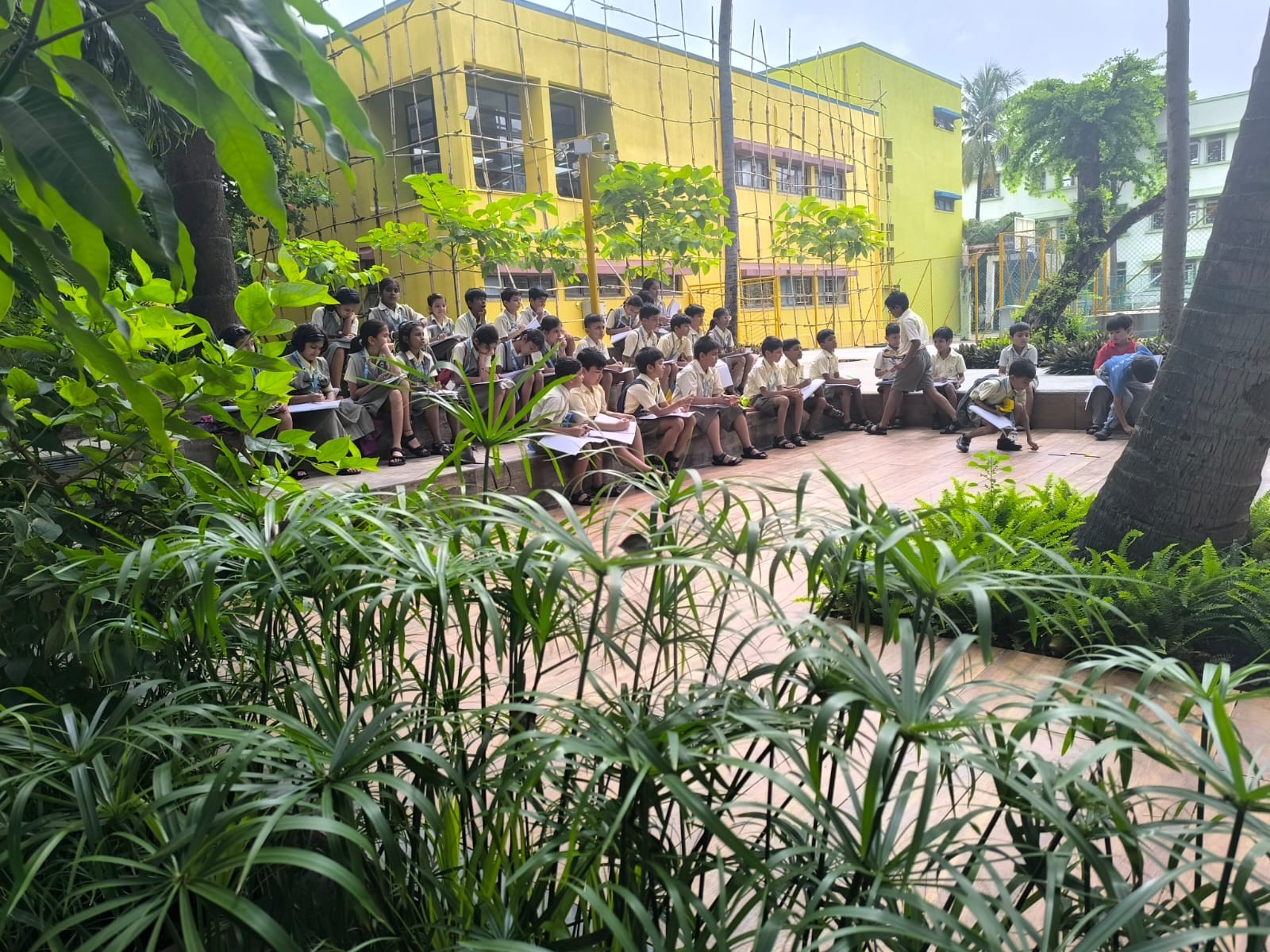 Interactive an outdoor learning activity was organised for grade 2D and 3D
