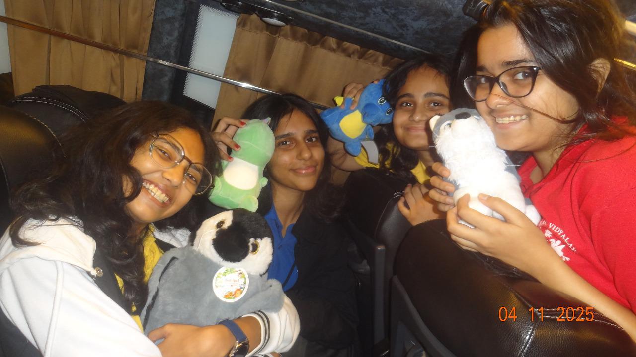 STD. XI SCHOOL  TRIP TO IMAGICA – A DAY TO REMEMBER – 4 NOVEMBER 2025